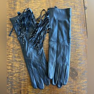 ⚡️MOVING SALE ⚡️Mango fringe detail gloves ⚡️MOVING SALE ⚡️